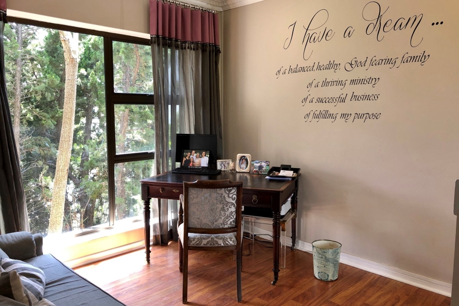 7 Bedroom Property for Sale in Plattekloof Western Cape